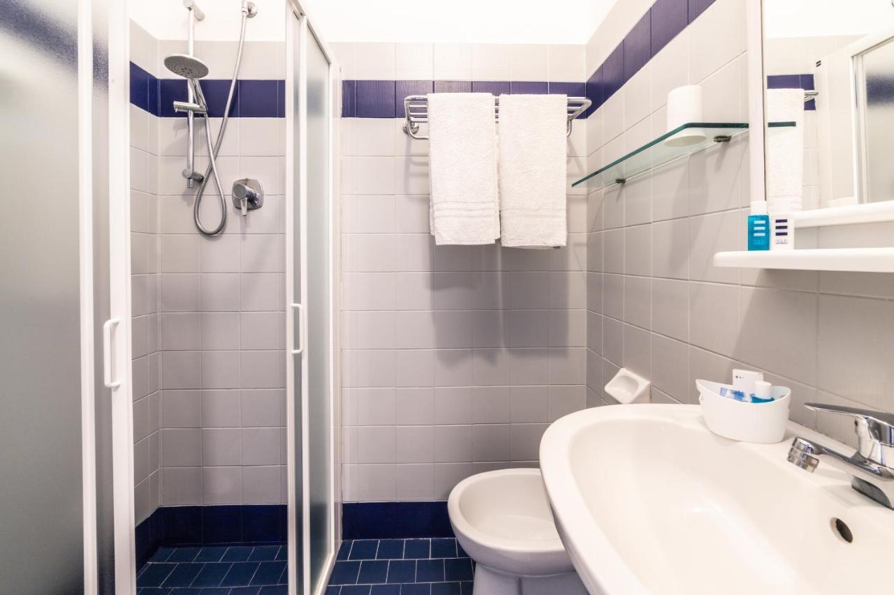 Hotel Tivoli Мисано Адриатико Екстериор снимка