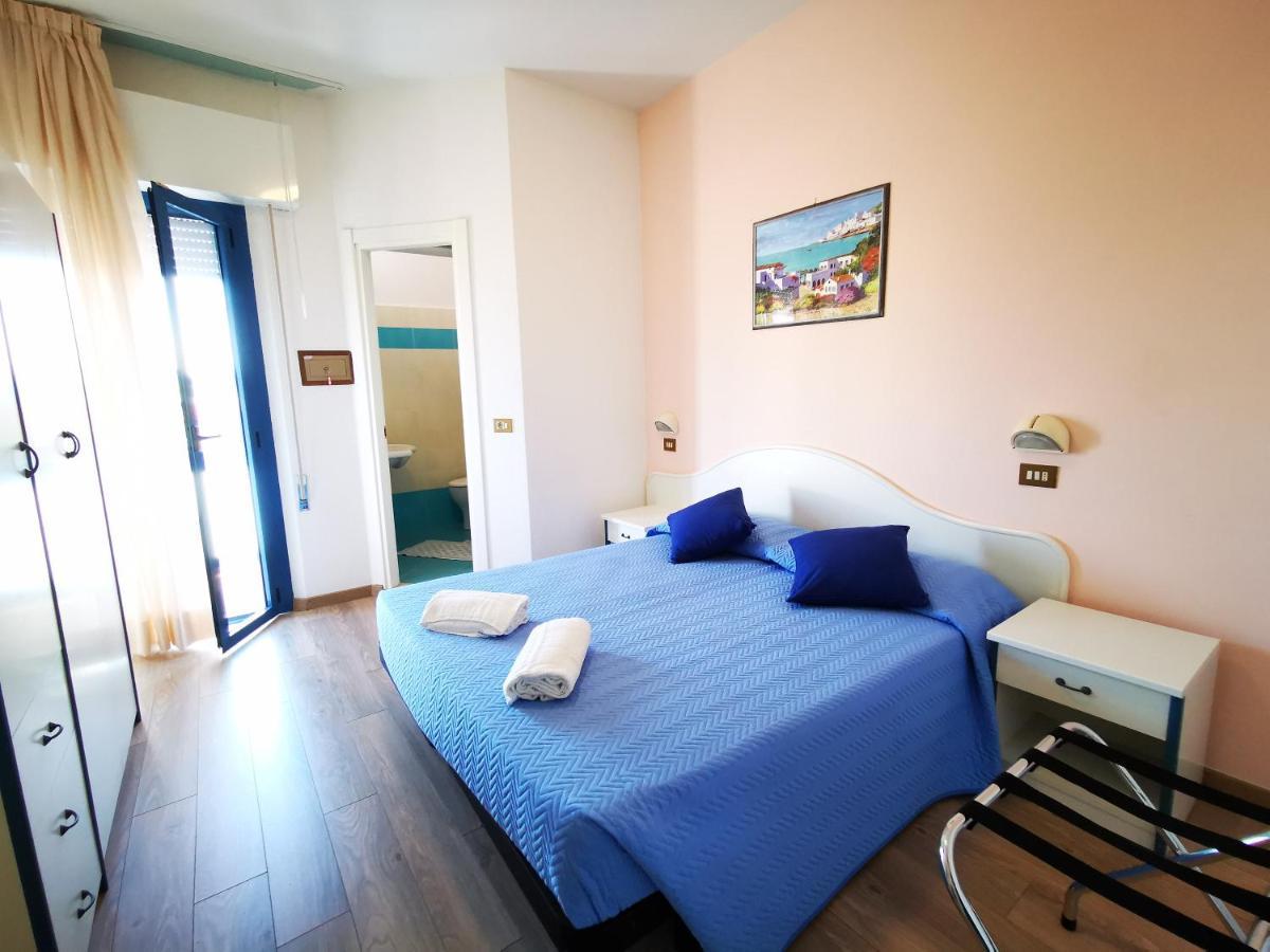 Hotel Tivoli Мисано Адриатико Екстериор снимка