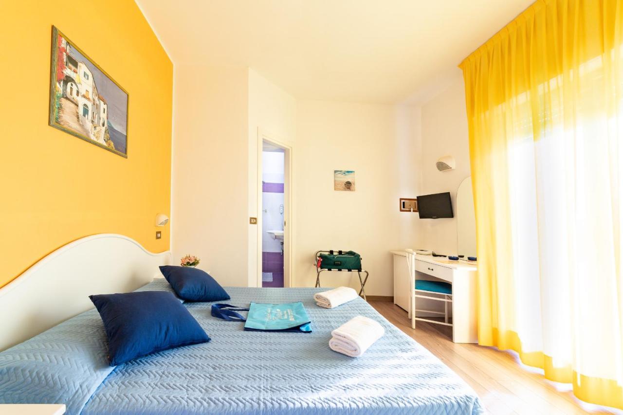 Hotel Tivoli Мисано Адриатико Екстериор снимка
