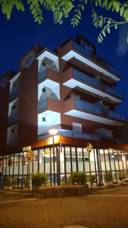Hotel Tivoli Мисано Адриатико Екстериор снимка